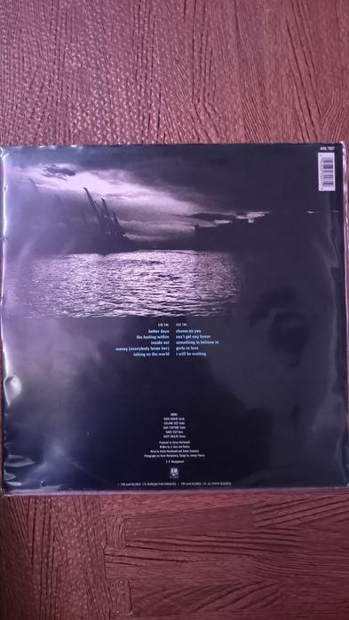 Gun Taking on the world 
Capa e disco muito bom estado 
30€
Led Zeppel