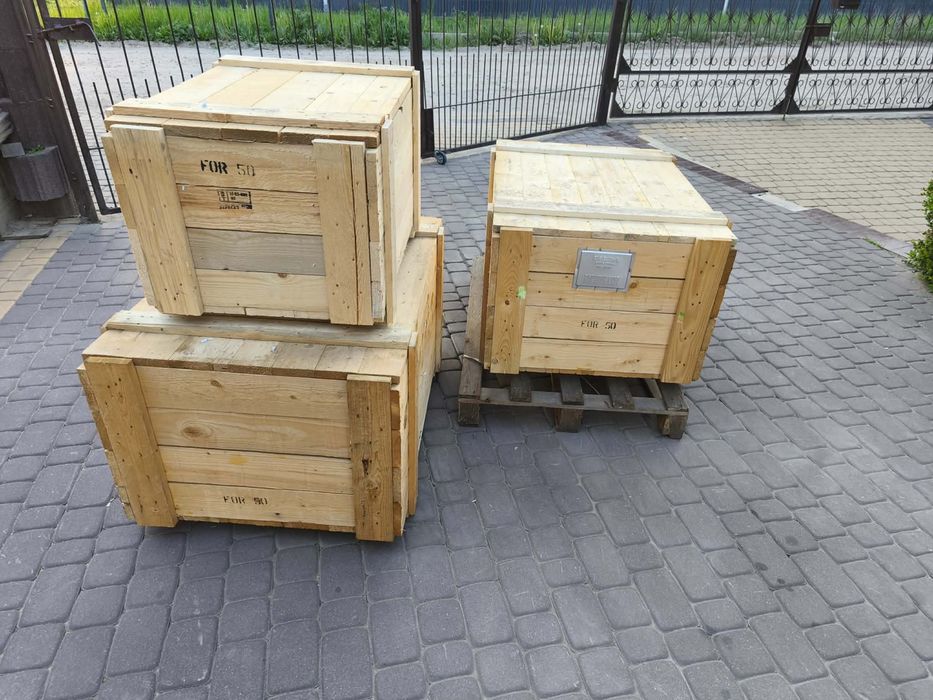 Skrzynie duże i mniejsze  + wieka 9 szt .