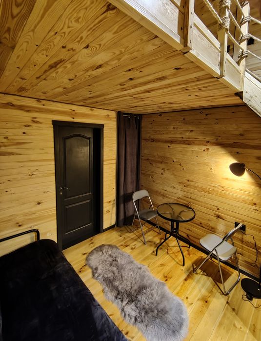 подобово  апартаменти, затишний дворівневий номер,будинок