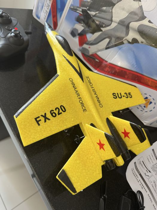 Samolot zdalnie sterowany odrzutowiec