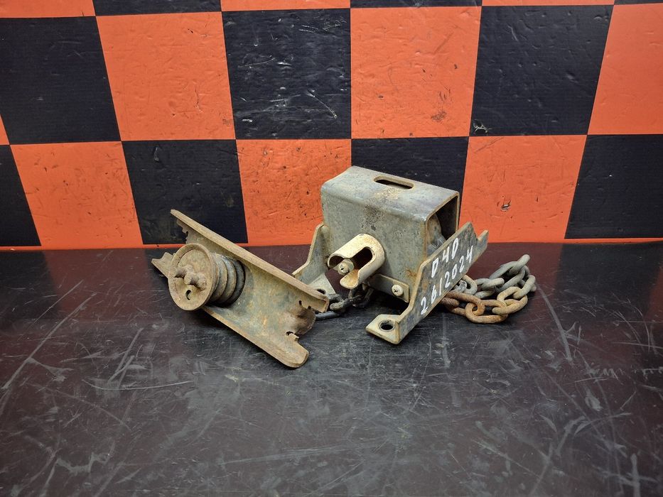 Suporte do pneu suplente TOYOTA Dyna Chassis (KD_, LY_, _Y2_, _U3_, _U