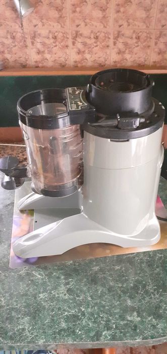 Profesjonalny młynek do kawy Quality Espresso -sprawny