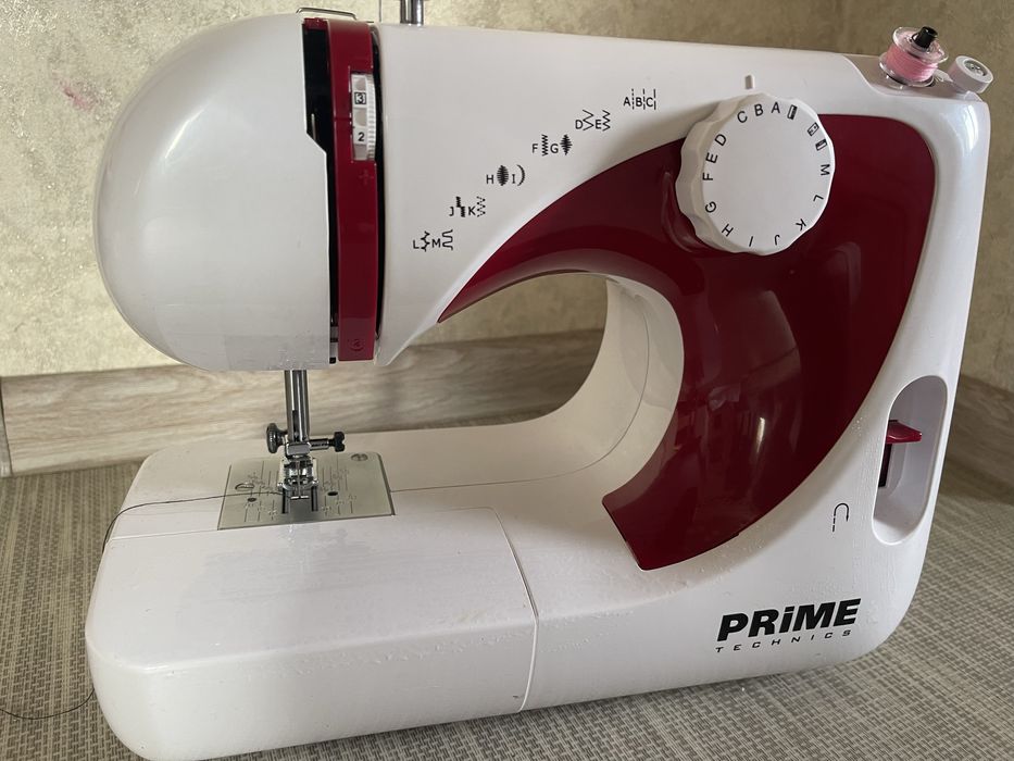 Новая швейная машинка PRIME PS131 R (ОВЕРЛОК, НЕ ПОЛЬЗОВАЛАСЬ)