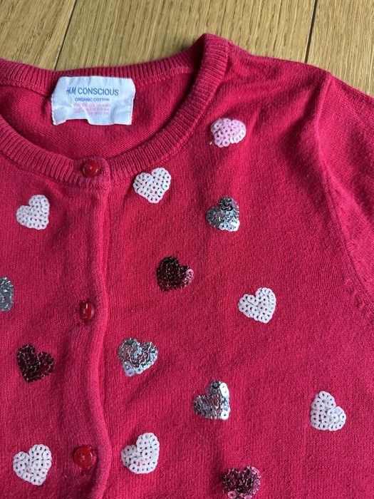 Sweter zapinany czerwony, cekinowe serduszka, H&M, r.122/128, 6-8 lat