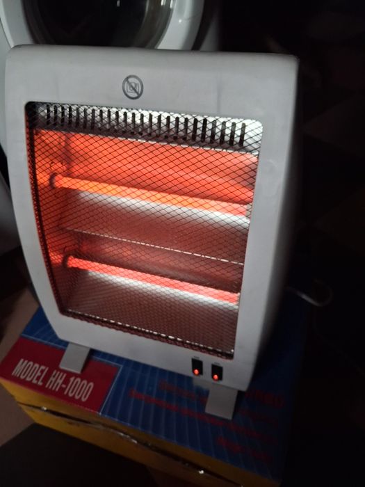 Grzejnik elektryczny halogen.