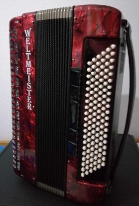 Acordeão Weltmeister (4ª voz - 120 baixos)