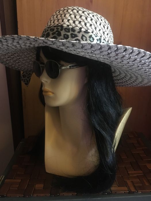 Ekspozytor + nowa peruka