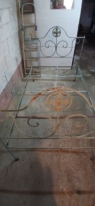 Cama de ferro para restaurar