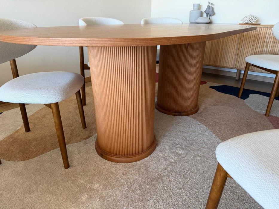 Mesa de Jantar e Cadeiras