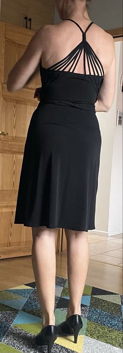 Sukienka czarna na ramiączkach