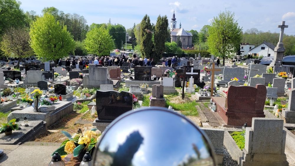 Zawodowy trębacz na pogrzeb. Cisza, trąbka, trębacz, oprawa muzyczna!