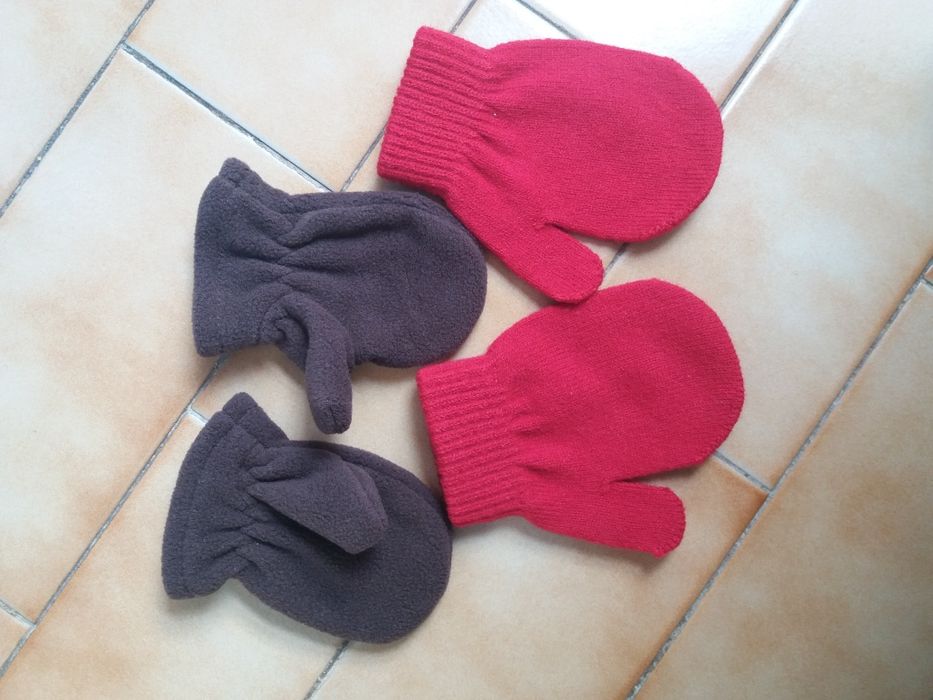 Dois pares de Luvas para bebe recem nascido