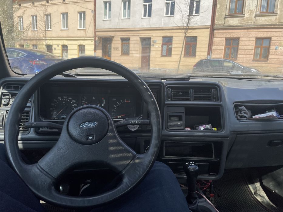 Ford Sierra продаж