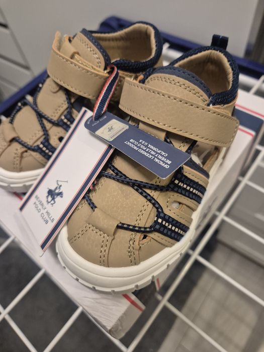 Sprzedam buty widoczne na zdjęciu