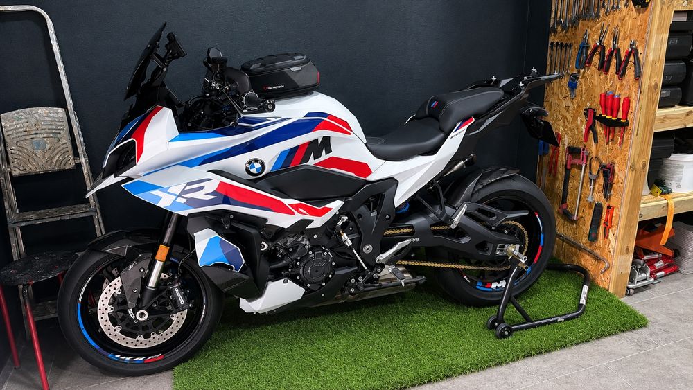 BMW M1000xr 2025