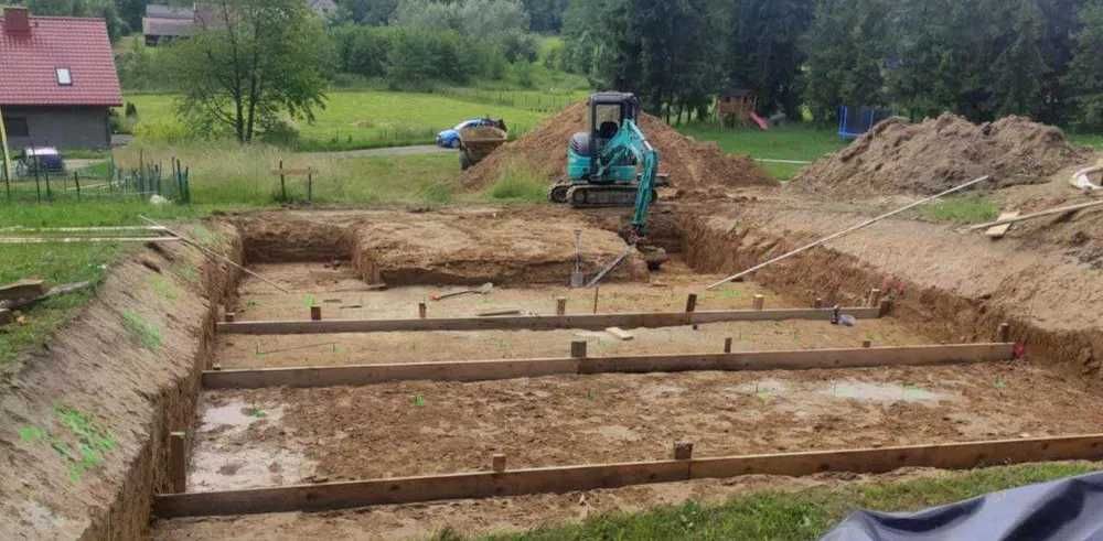 Prace zimne , koparka, koparko-ładowarka, przyłącza wod-kan, szamba,