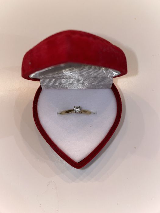 Złoty (pr.585) pierścionek z diamentem Apart rozmiar 13