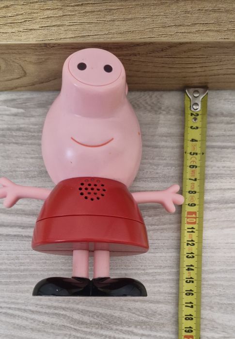 Figurka świnka peppa interaktywna