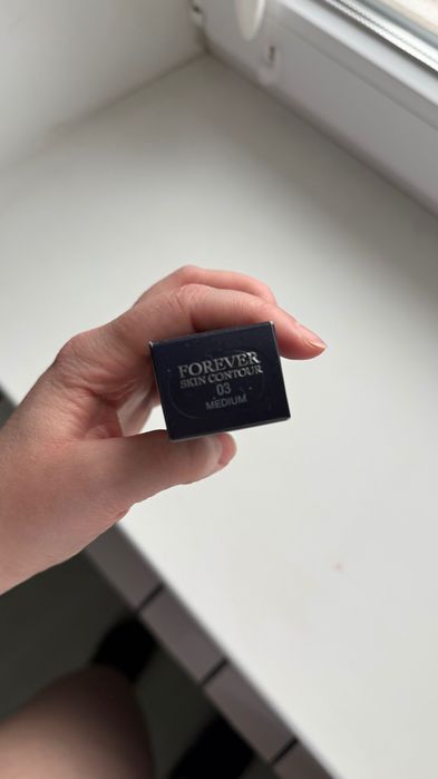 Продам майже новий контурний стік Dior
