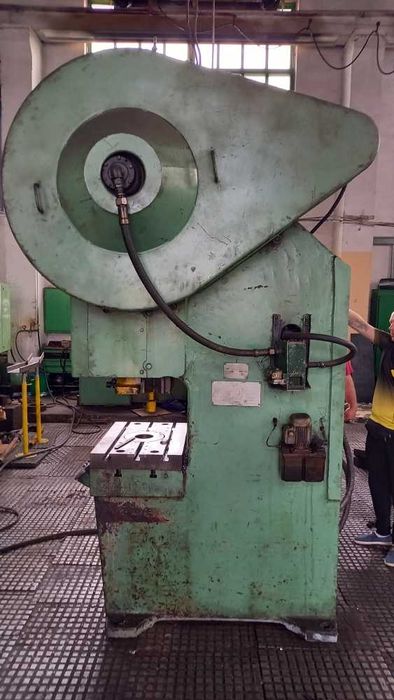 Продам пресс кривошипный КД2128 ус. 63тн.