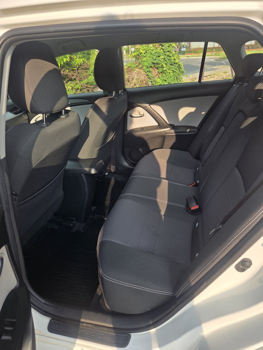 Toyota avensis t27 2017