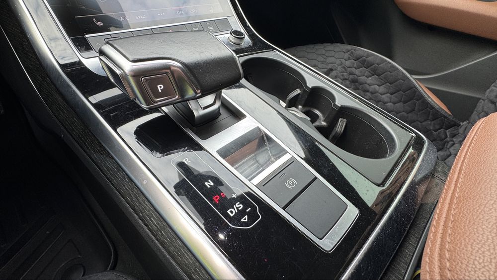 Авто Ауді Q7 2020 року