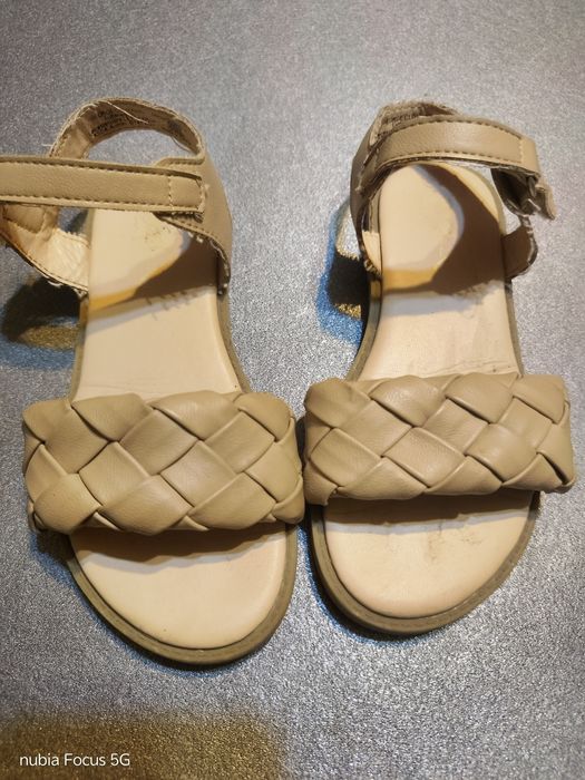 Взуття для дівчинки