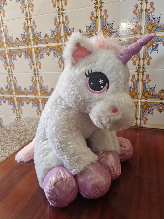 Unicórnio de peluche