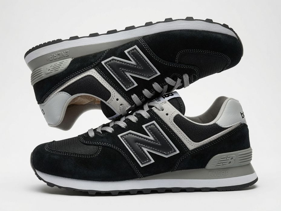 New Balance 574 (Black–White) Classic.