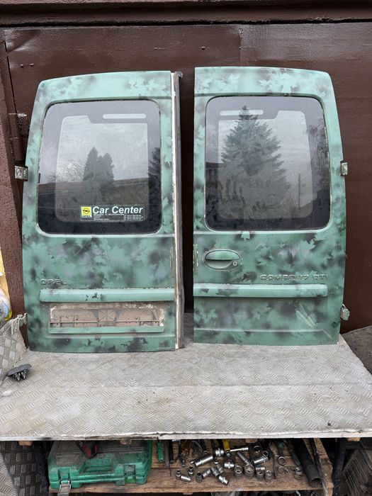 Задняя дверь Опель комбо с год 2003 opel combo c