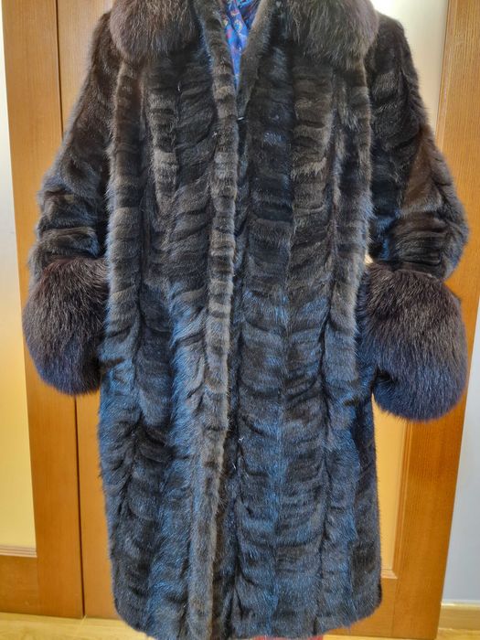 Futro z norek ciemnobrązowe