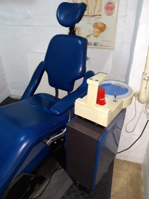 CADEIRA DE DENTISTA marca Stern Weber azul. Hidráulico impecável.