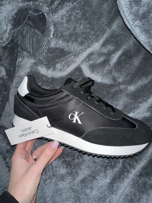 Продам кроссовки calvin klein