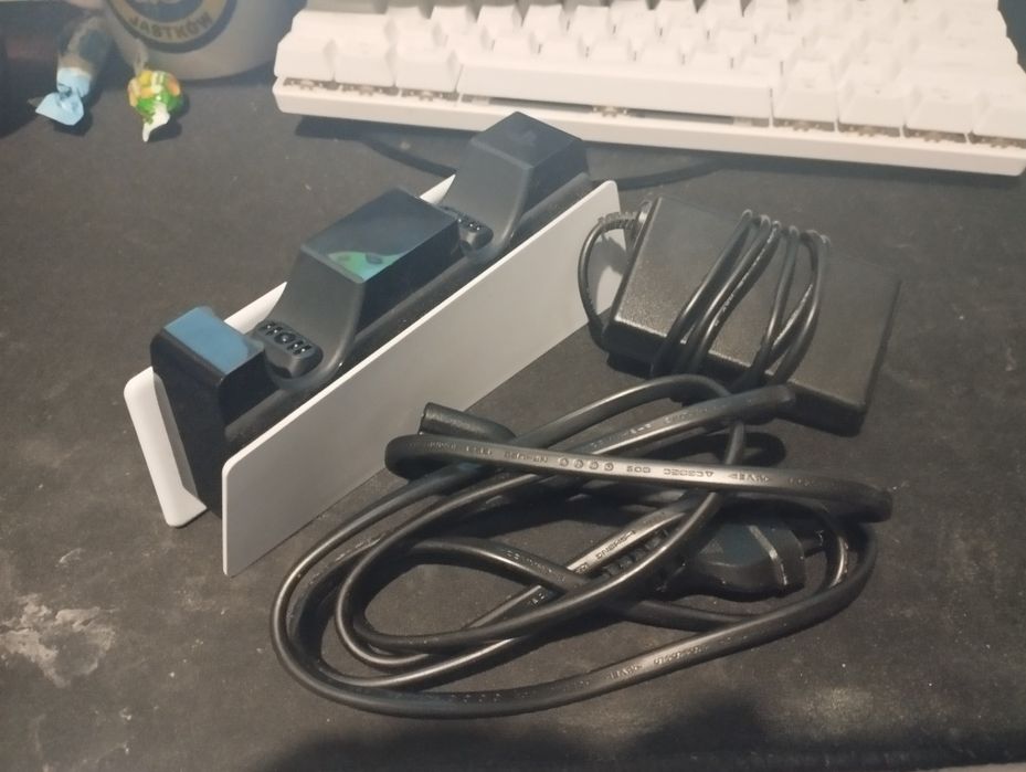 ładowarka do padów do PlayStation 5