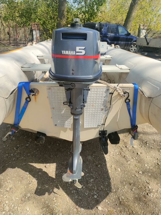 Ponton hybryda z silnikiem Yamaha 5K