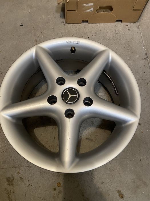 Felgi mercedes c180 śrub 5 stan b dobry