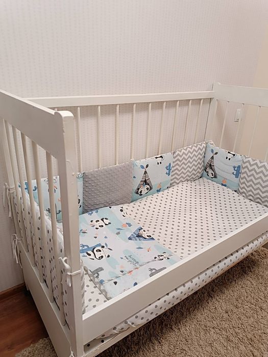 ліжко дитяче з повним комплектом(матрас, бортики, одіяло, подушечка)