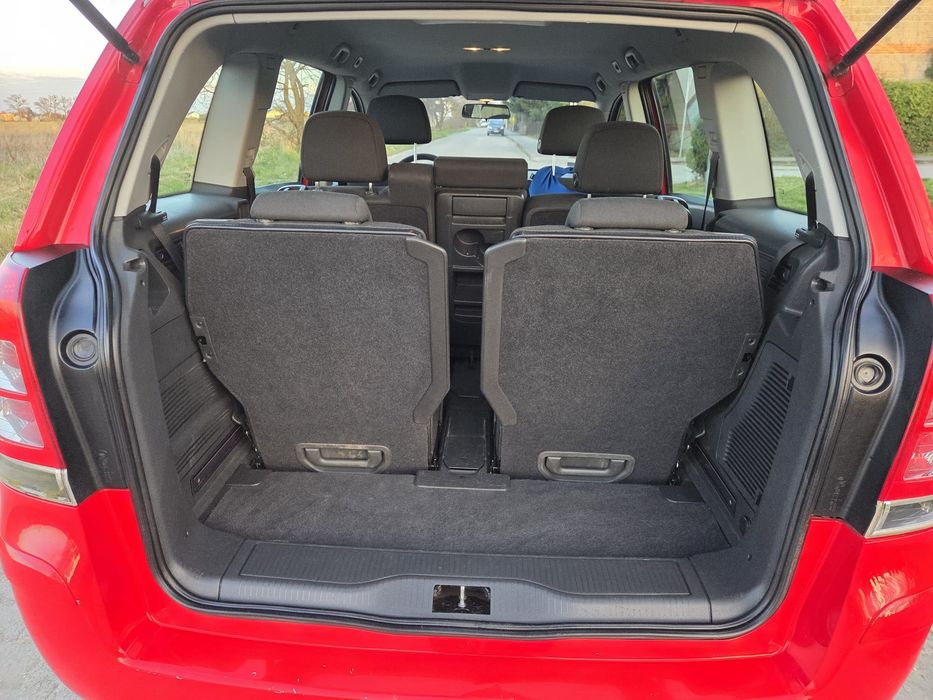 Samochód Opel Zafira