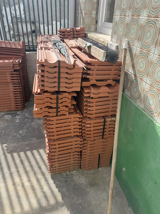 Vendo Telhas Novas marselha e hidrofuga