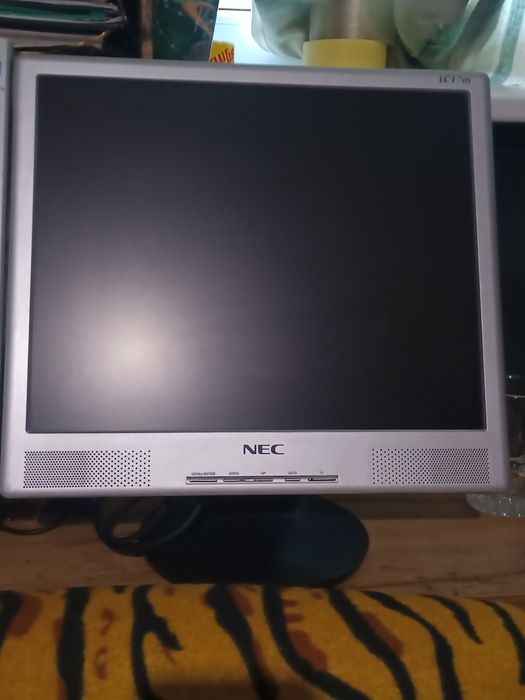 Монітор Philips NEC