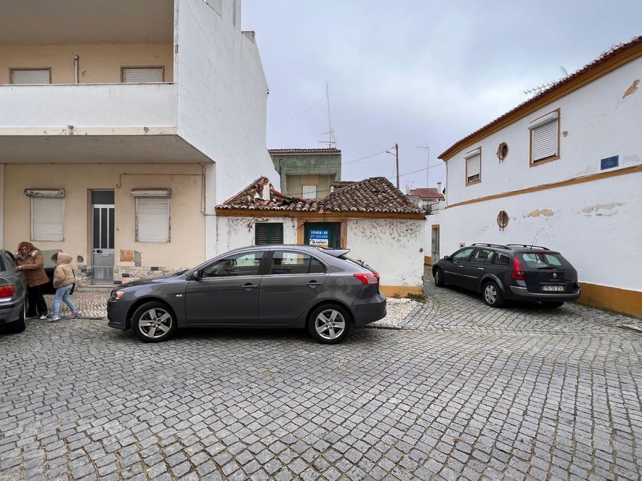 Predio para Recuperação no Rossio, Abrantes - 29900€