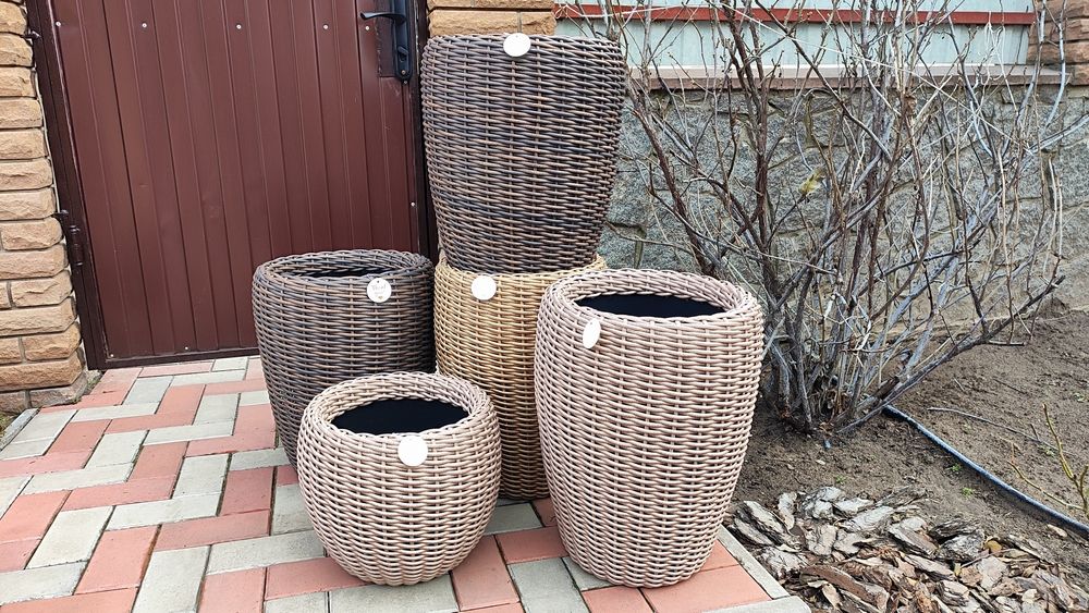 Кашпо з ротангу ( горщик для квітів)