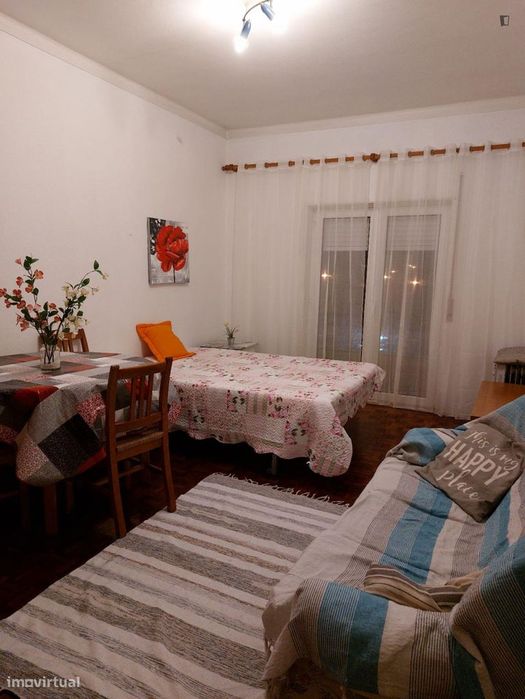 Quarto - localizado em Alto de São João Coimbra