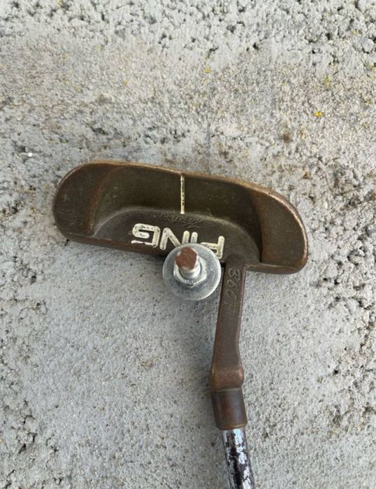 Vários Tacos De Golfe