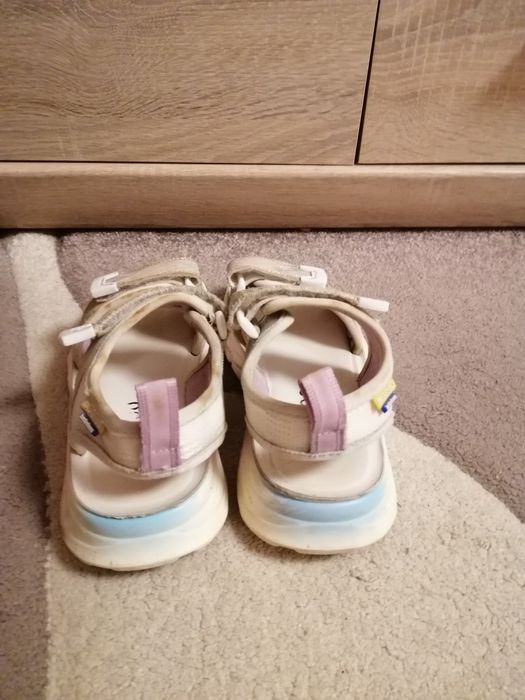 Віддам босоніжки для дівчинки 21см, р.32!