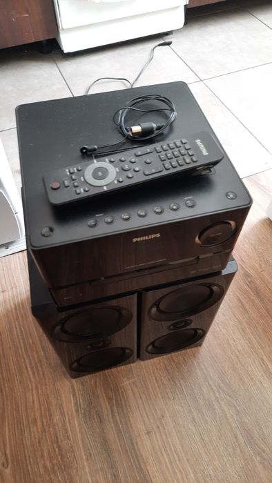 Wieża philips. Model DCD3020/58