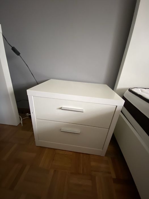 Cama de casal 2m x 1,50m, mesinha de cabeceira, estrado e colchao