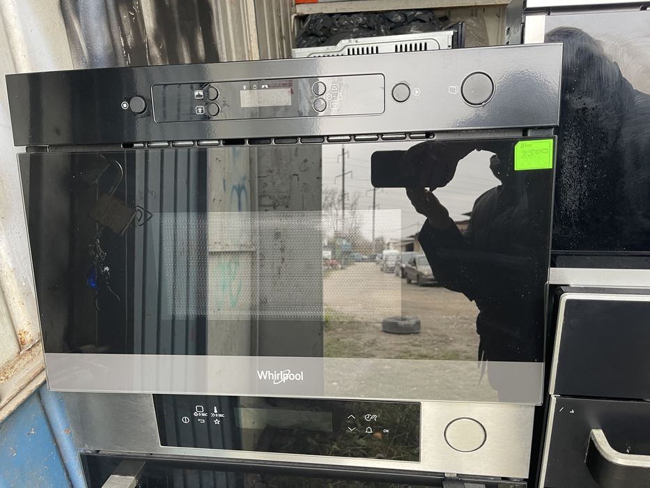 Вбудована мікрохвильова піч WHIRLPOOL  AMW4900 NB скло чорне