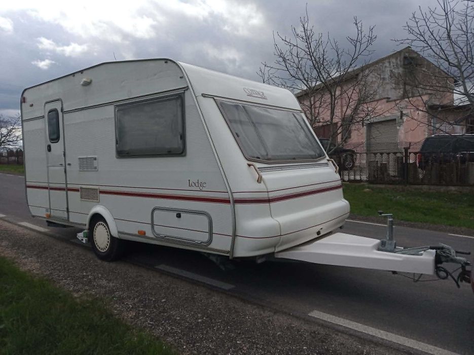 Przyczepa kempingowa Cottage z Moverem i przedsionkiem