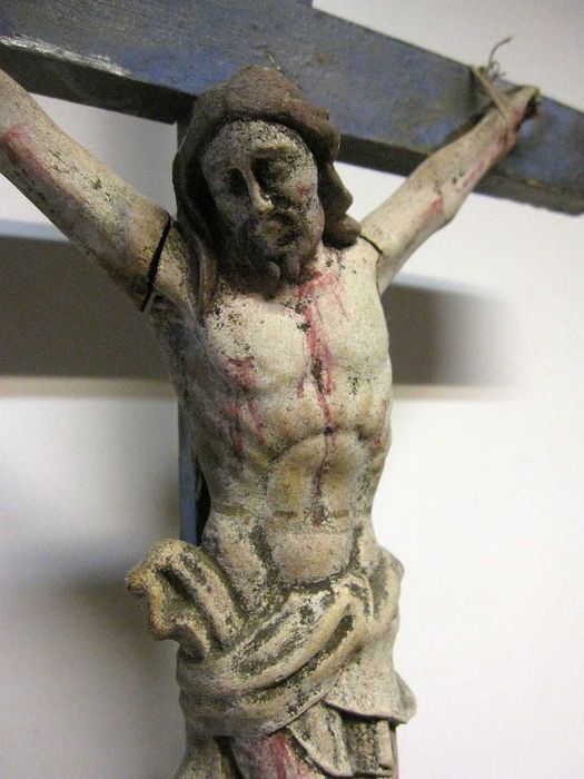 grande antigo crucifixo de pé com Cristo-madeira esculpida policromada